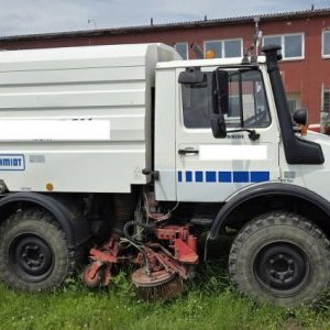 foto Unimog 1400 zamiatarka 2.5m3 Schmidt komunal MB 4x4 Mercedes