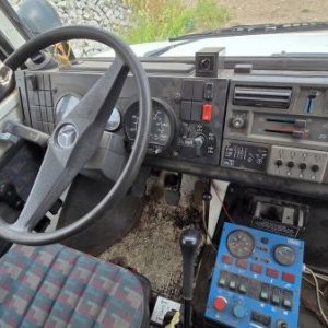 foto Unimog 1400 zamiatarka 2.5m3 Schmidt komunal MB 4x4 Mercedes