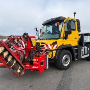 foto 4x4 Unimog Kipper